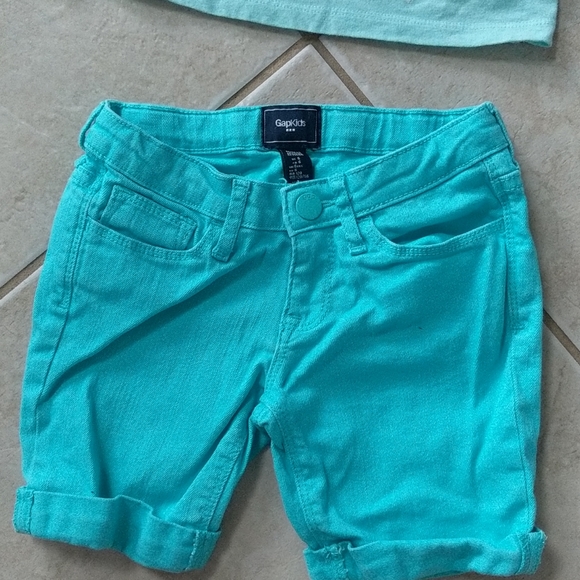 Girls Gap size 6 aqua teal shirts with Elsa top - Picture 4 of 7